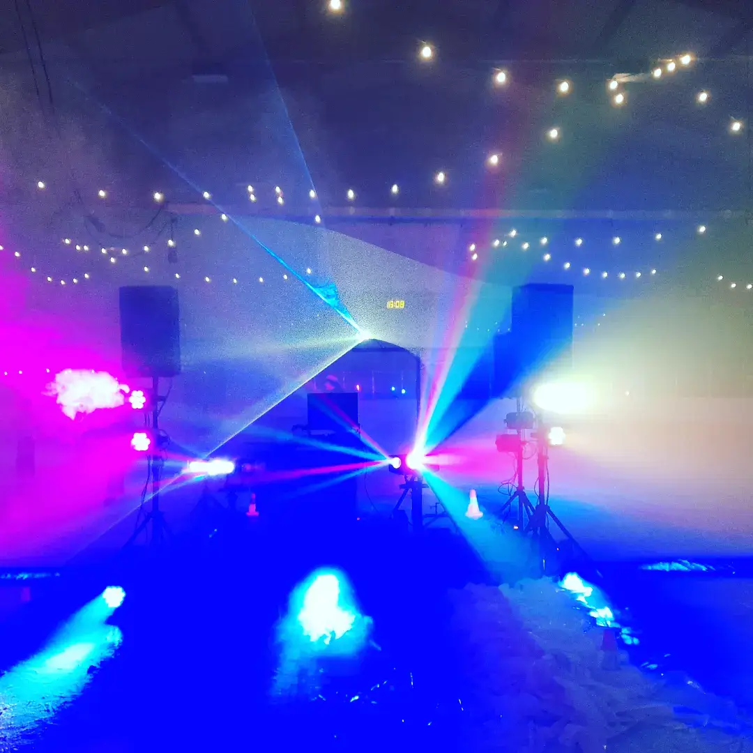 Partyzelt DJ Small bühne